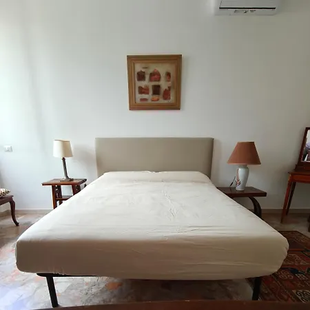 Casadelia *